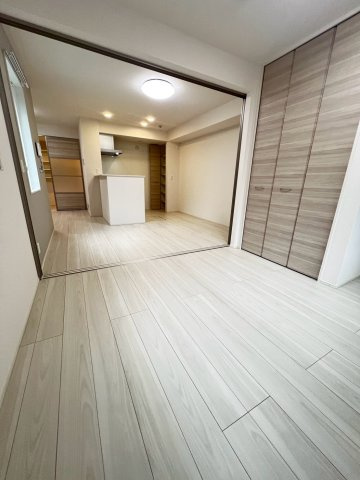 NIGAWA RESIDENCEⅡの居間・リビング