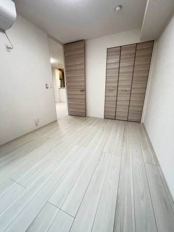NIGAWA RESIDENCEⅡの居間・リビング
