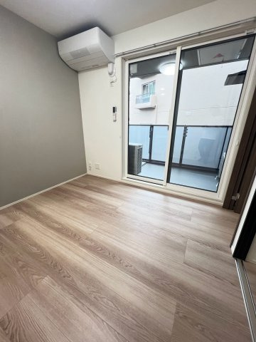 NIGAWA RESIDENCEⅡの居間・リビング