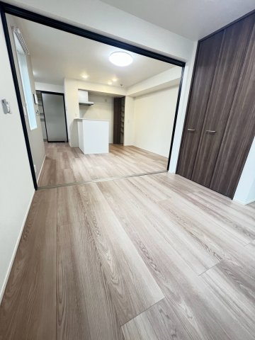 NIGAWA RESIDENCEⅡの居間・リビング