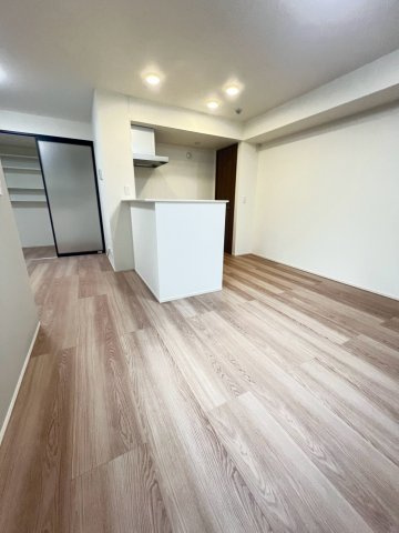 NIGAWA RESIDENCEⅡの居間・リビング