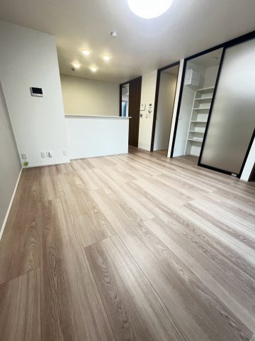 NIGAWA RESIDENCEⅡの居間・リビング