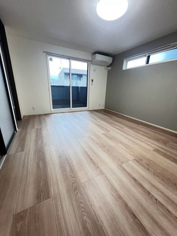 NIGAWA RESIDENCEⅡの居間・リビング