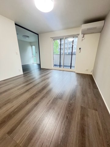 NIGAWA RESIDENCEⅡの居間・リビング
