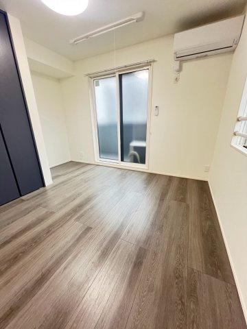 NIGAWA RESIDENCEⅡの居間・リビング