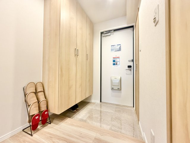 アンビックス志賀ストリートタワーの玄関