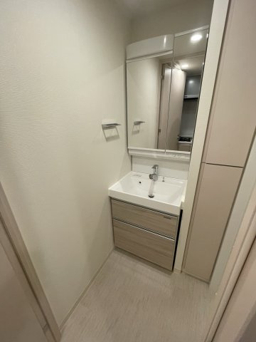 Dimus北浜の独立洗面台|同物件反転のお部屋の写真でございます。
間取り図を参照してください。