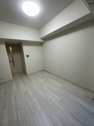 Dimus北浜の居間・リビング|同物件反転のお部屋の写真でございます。
間取り図を参照してください。