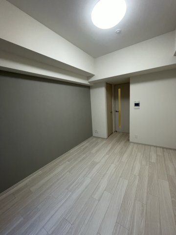 Dimus北浜の居間・リビング|同物件反転のお部屋の写真でございます。
間取り図を参照してください。