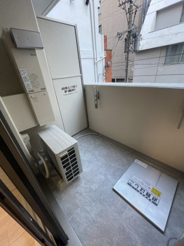 Dimus北浜のバルコニー|同物件反転のお部屋の写真でございます。
間取り図を参照してください。