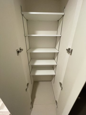 Dimus北浜の収納|同物件反転のお部屋の写真でございます。
間取り図を参照してください。