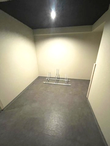 Dimus北浜の駐車場|同物件反転のお部屋の写真でございます。
間取り図を参照してください。