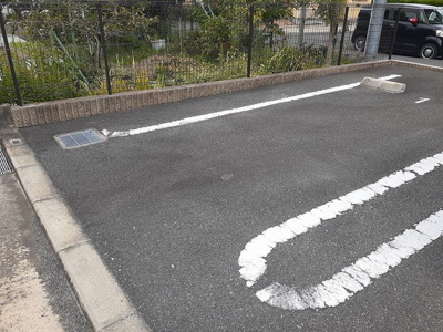 【駐車場】 | ピュア　ファウンテン　ヴィラⅢ | 車をお持ちの方に嬉しい駐車場付きの物件です