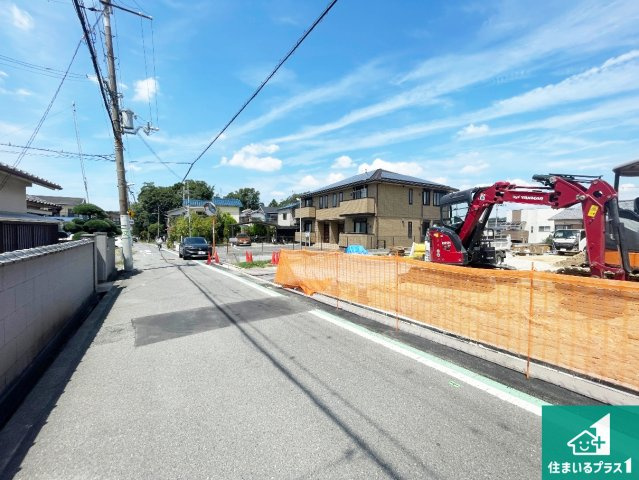柏原市田辺　第2期　売土地の前面道路含む現地写真|周辺は落ち着いた街並みの住宅地！子育てがしやすい住環境です！