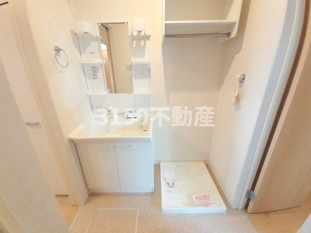 ラ　カーサ　ヴェオレⅠの洗面所|脱衣スペースもあります