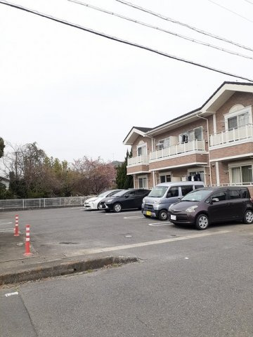 メゾン　アンソレイエＮ　　刈谷市近郊の賃貸ならクラスホーム刈谷店の駐車場|駐車場があるので、車を買う予定の方も安心です