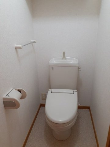 メゾン　アンソレイエＮ　　刈谷市近郊の賃貸ならクラスホーム刈谷店のトイレ|落ち着いた色調のトイレです