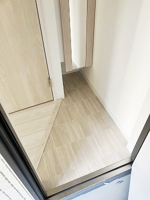 グランシルク小山台の玄関