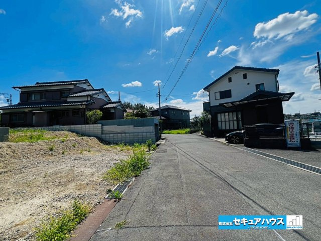 【同施工物件ご案内可能】豊明市二村台　全2棟の前面道路含む現地写真|事前予約にて現地ご見学いただけます！お気軽にお問い合わせください♪
■株式会社　セキュアハウス■
住宅ローンに強く、知識、経験豊富なスタッフ在籍
お客様に寄り添い、ご成約後もサポート致します。　　　　