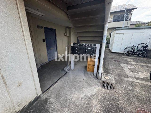 丸矢マンションの駐車場