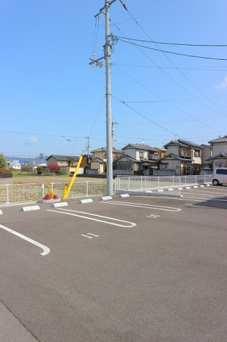アメニティーハイツ川島Ⅳの駐車場