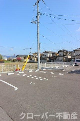 アメニティーハイツ川島Ⅳの駐車場