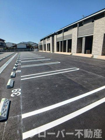 サンフラワー太田駅サイドＤの駐車場