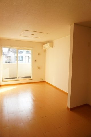 リーフグリーン　ハイツⅢの居間・リビング