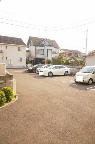 リーフグリーン　ハイツⅢの駐車場