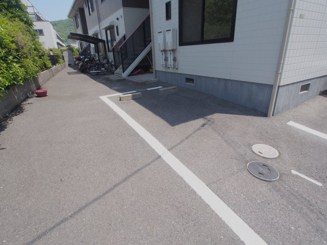 ウエストコートAの駐車場
