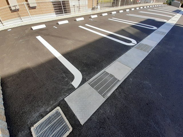 シーズンテラス太子の駐車場