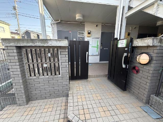 レオパレスtsubasaのエントランス
