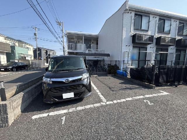 レオパレスtsubasaの駐車場