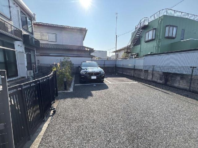 レオパレスtsubasaの駐車場