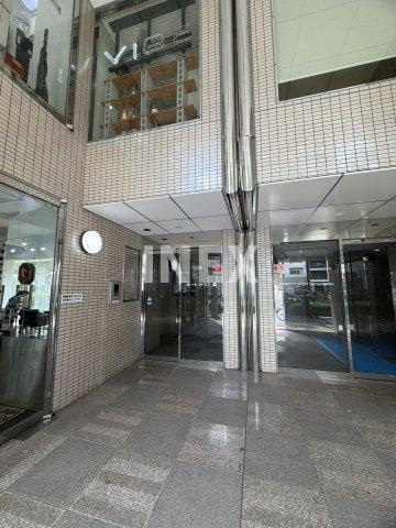 横浜市中区山下町の賃貸マンションのエントランス