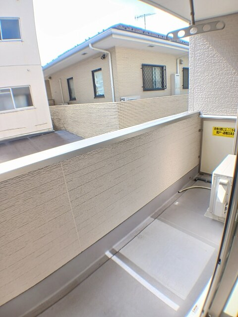 平塚市桃浜町のアパートのバルコニー