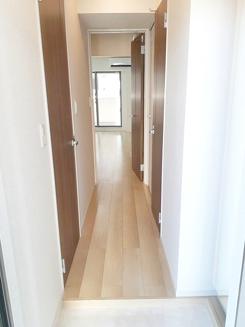 平塚市桃浜町のアパートの玄関