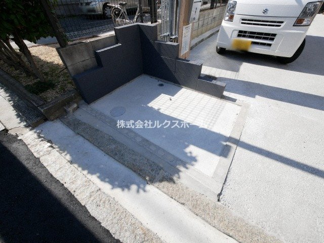 メゾン・ド・蔵大手町の駐車場