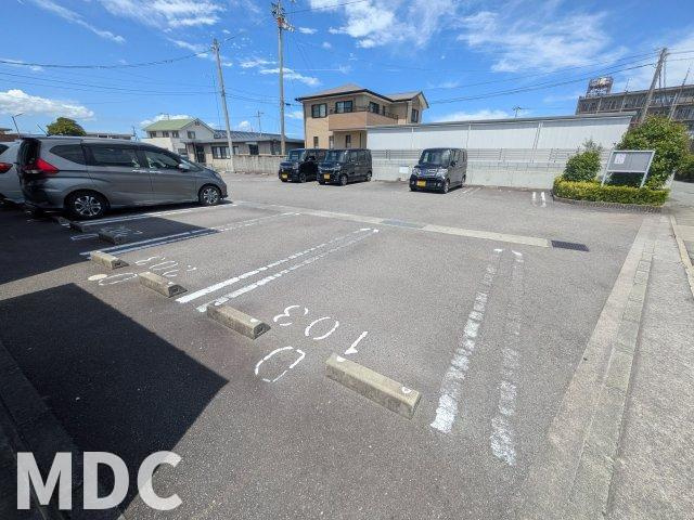 コスミオン　Ｄの駐車場