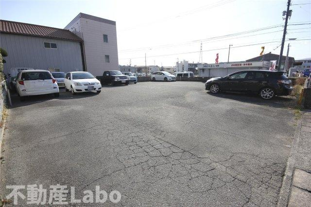 第２百田ハイツの駐車場