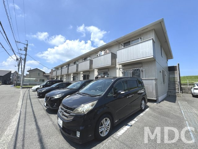 リヴェール　F棟の駐車場