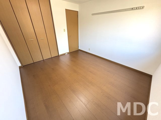 プラザシャルムB棟 の洋室