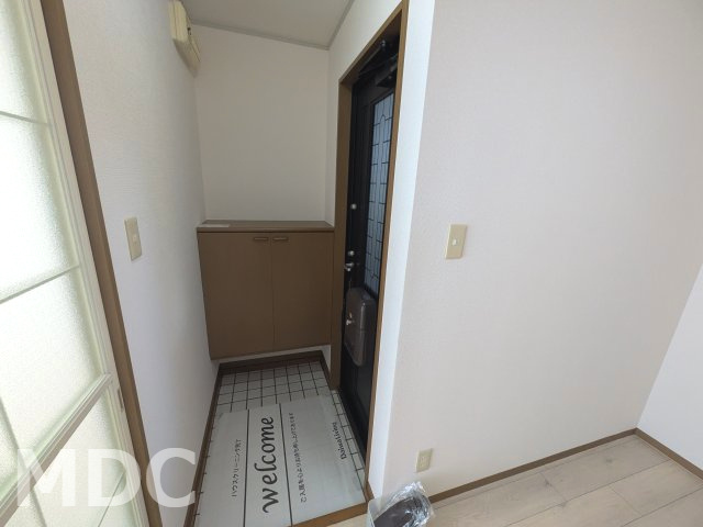 ドミール古川　A棟の玄関