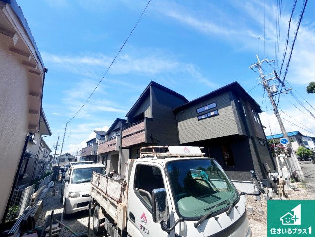 伊丹市野間　新築一戸建ての外観|周辺は落ち着いた街並みの住宅地！子育てがしやすい住環境です！まだ未完成ですが、現地でしかわからない事もございます。是非一度ご覧ください。