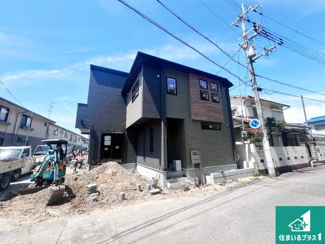 伊丹市野間　新築一戸建ての外観|周辺は落ち着いた街並みの住宅地！子育てがしやすい住環境です！まだ未完成ですが、現地でしかわからない事もございます。是非一度ご覧ください。