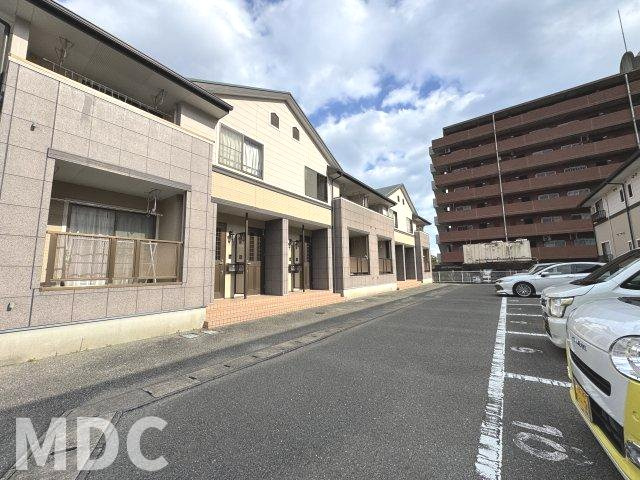 徳島市西新浜町１丁目のアパートの駐車場