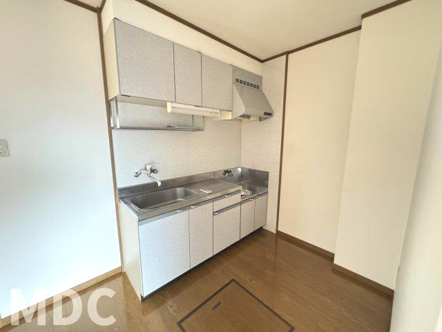 徳島市西新浜町１丁目のアパートのキッチン