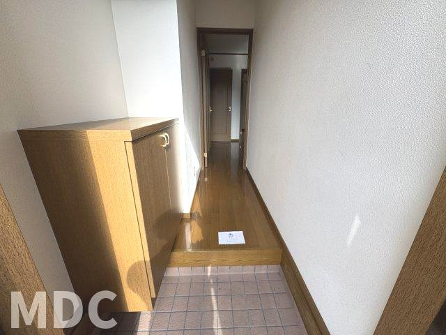 徳島市西新浜町１丁目のアパートの玄関