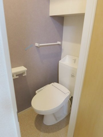 ヴィラ　メイプルのトイレ|ゆったりとした空間のトイレです