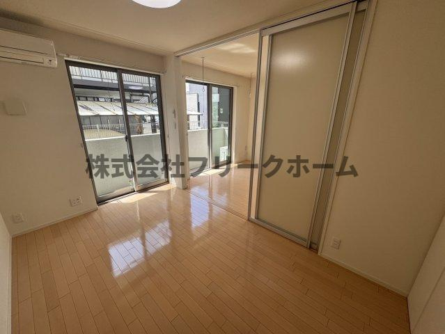 武蔵野市境２丁目のアパートの寝室